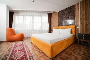 Denis Hotel