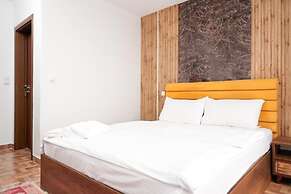 Denis Hotel
