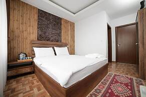 Denis Hotel