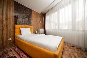Denis Hotel