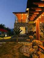 Kachnar House