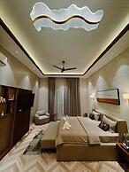 Kachnar House