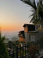 Kachnar House