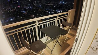 Stylish Condo - Cozy Urban Living