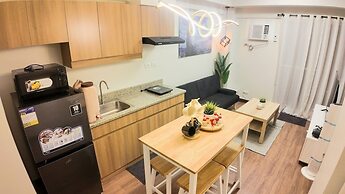 Stylish Condo - Cozy Urban Living