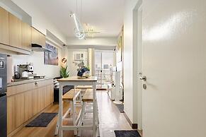 Stylish Condo - Cozy Urban Living