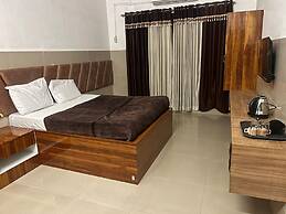 HOTEL CRAZY HOME AND RESORT