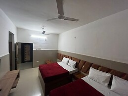 HOTEL CRAZY HOME AND RESORT