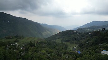 VISTA HERMOSA