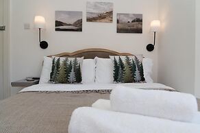 The Cherry Tree B&B Hotel