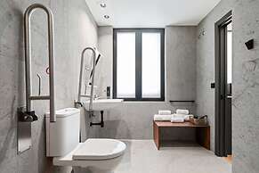 Pacifico Accessible Suite Near Retiro