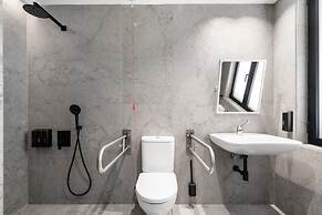 Pacifico Accessible Suite Near Retiro