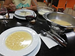 Alberg Roques Blanques