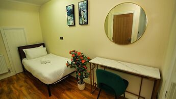 Silk Hotel