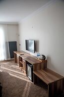 The Life Nest Hotel