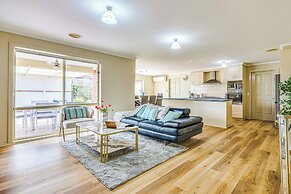 StayAU Two-story Comfy House Pool Table