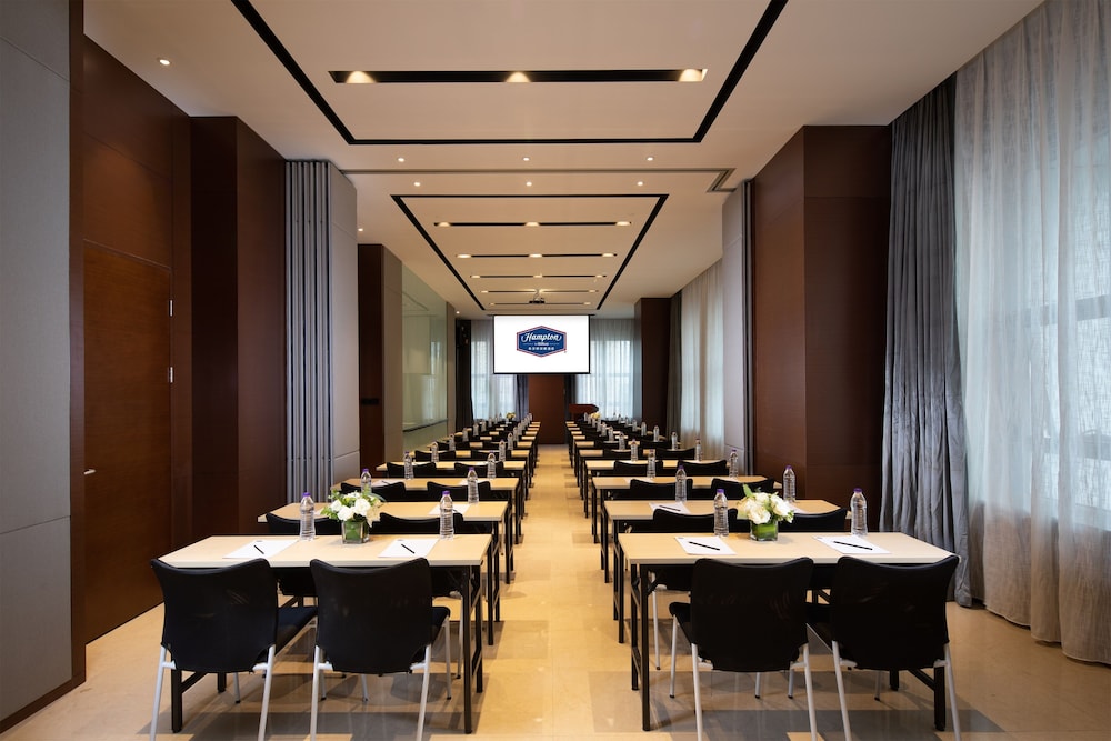 Hangzhou Canal Hampton by Hilton Hotel