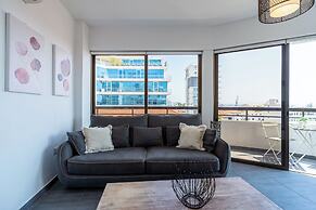 Fiesta 1-BR Apt. & Balcony in Larnaca