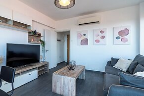 Fiesta 1-BR Apt. & Balcony in Larnaca