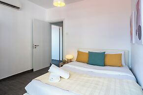 Fiesta 1-BR Apt. & Balcony in Larnaca