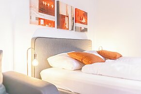Quick Center Access 2BR Apt For Groups