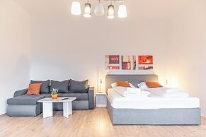 Quick Center Access 2BR Apt For Groups
