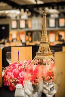Paiza Lofts at Parisian