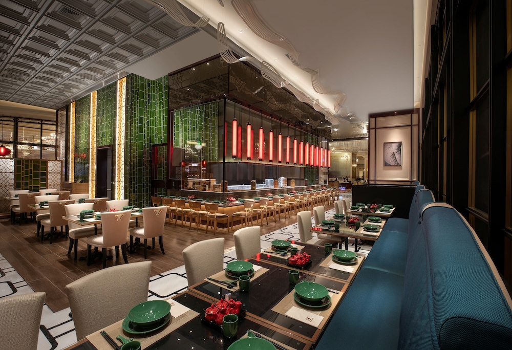 Paiza Lofts at Parisian