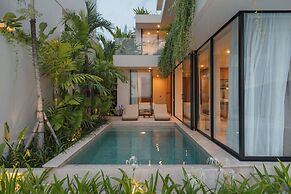 Beyond Villas Seashell by Alfred in Bali