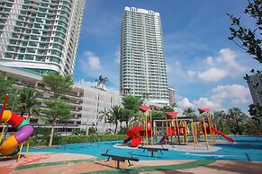 Macrolink Medini Legoland by Stayrene
