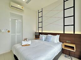 D'Pristine Medini by Stayrene