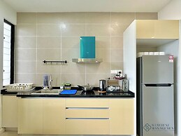D'Pristine Medini by Stayrene