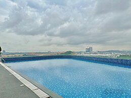 D'Pristine Medini by Stayrene