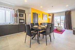 Chic Modern Stay with Private Terrace