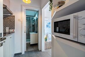 Burst - Chic Studio & Balcony in Larnaca