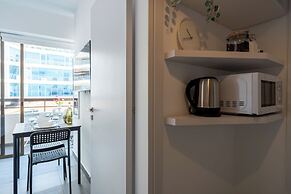 Burst - Chic Studio & Balcony in Larnaca