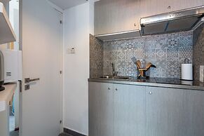 Burst - Chic Studio & Balcony in Larnaca
