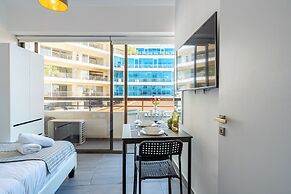 Burst - Chic Studio & Balcony in Larnaca