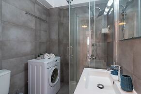 Burst - Chic Studio & Balcony in Larnaca