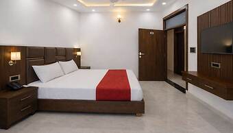 HOTEL EMPRESS GRAND