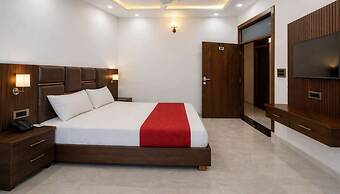 HOTEL EMPRESS GRAND