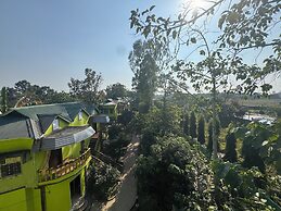 Resort Chilapata Green