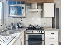 Premium Lodge - Sleeps 8 - Seton Sands Beach