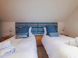 Benasa Lodge