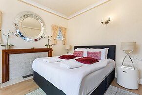 Spacious Home With Private Parking