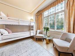 Spacious Home With Private Parking