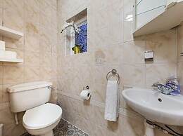 Spacious Home With Private Parking