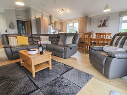 Holly Lodge