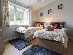 Holly Lodge