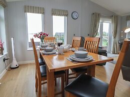Holly Lodge
